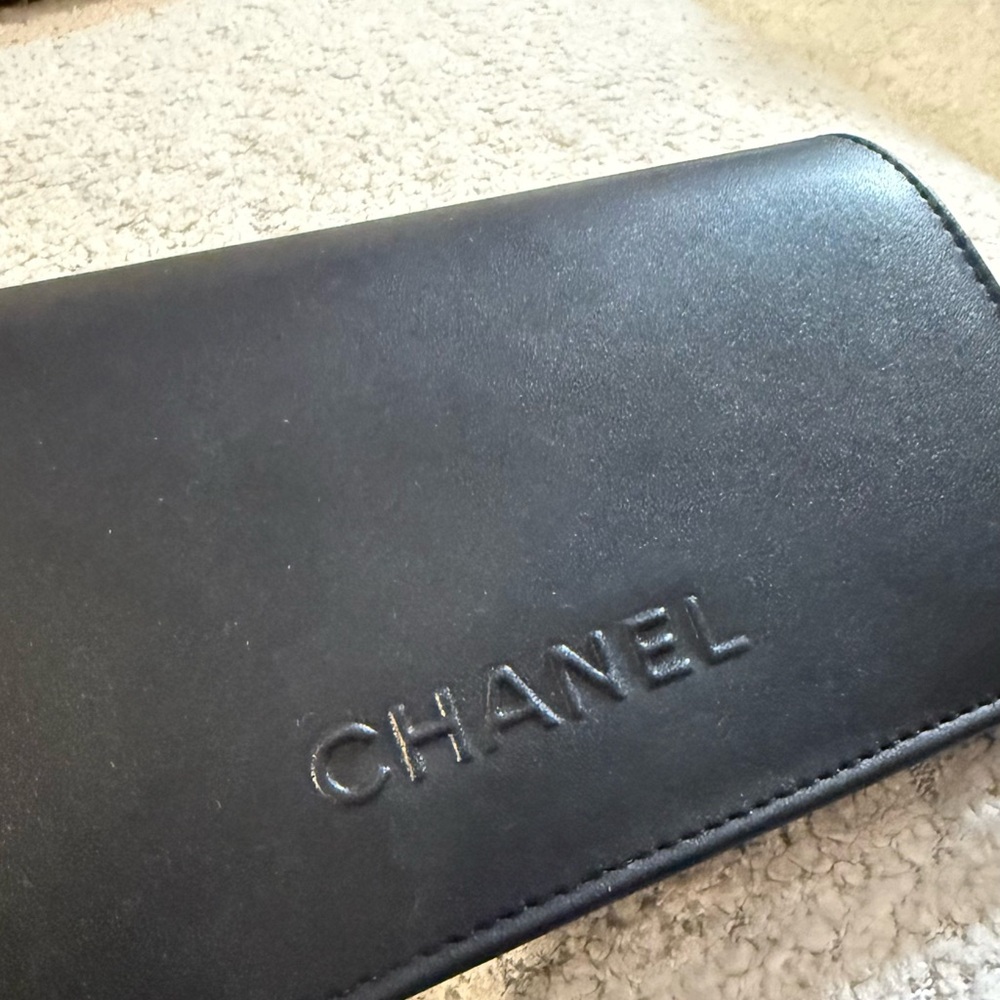 CHANEL Classic Black Leather Clutch